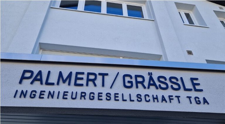 Mehr über den Artikel erfahren Beschriftung Firmengebäude